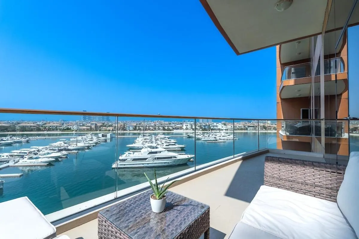 Serene 3-Bedroom With Waterfront Marina Views In Palm Jumeirah 迪拜