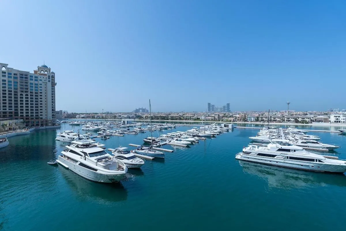 Serene 3-Bedroom With Waterfront Marina Views In Palm Jumeirah Dubai
