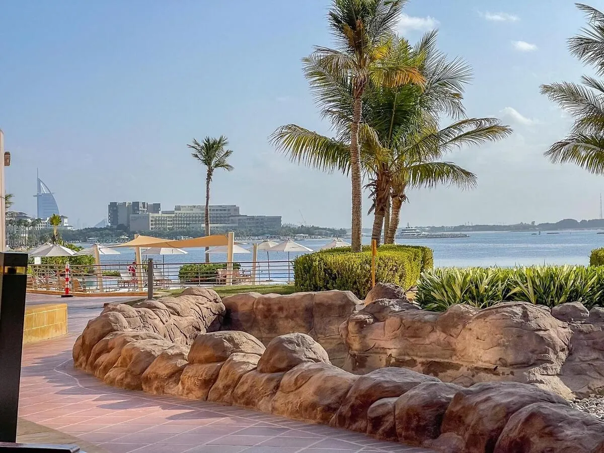 Serene 3-Bedroom With Waterfront Marina Views In Palm Jumeirah Dubai 0*,