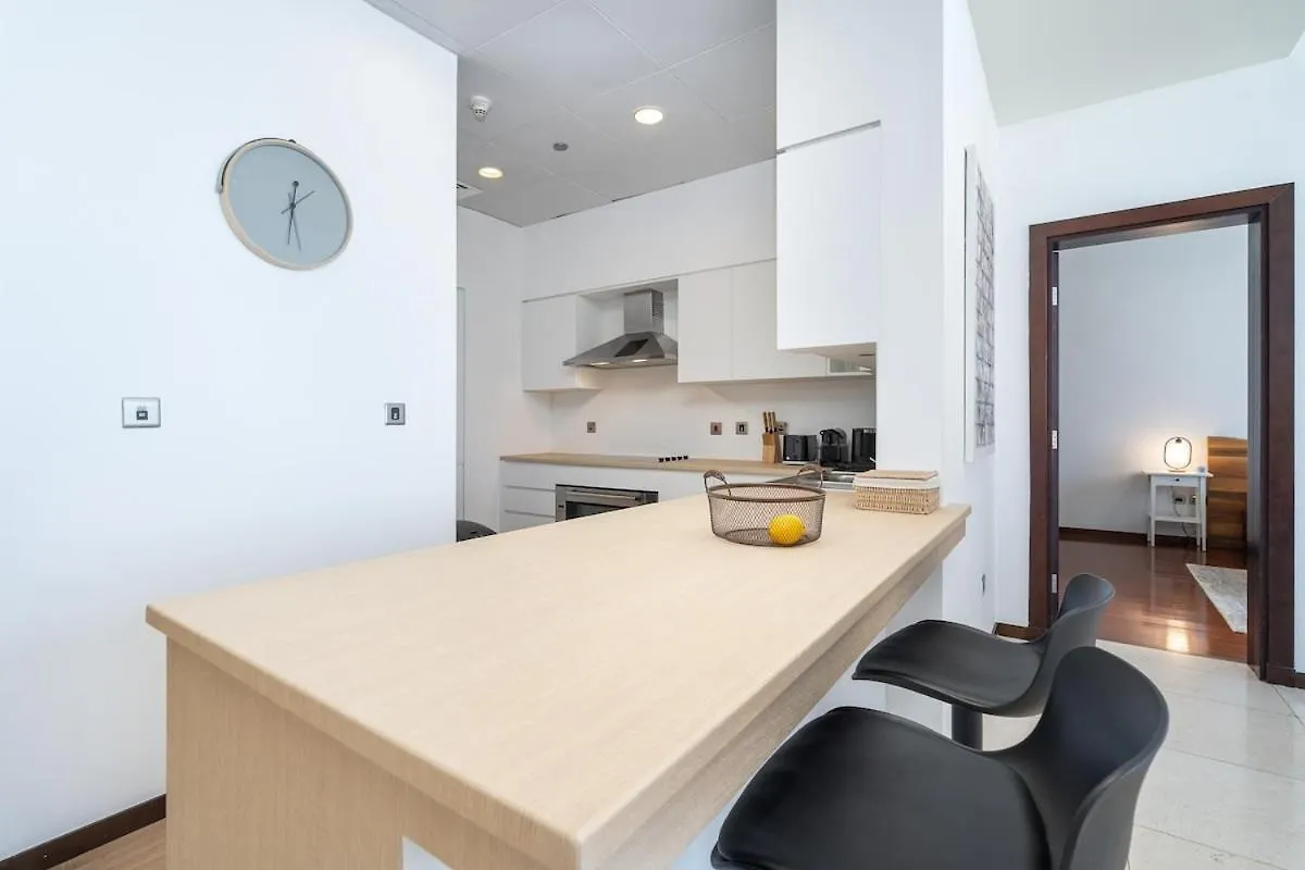 Apartment Serene 3-Bedroom With Waterfront Marina Views In Palm Jumeirah Dubai United Arab Emirates