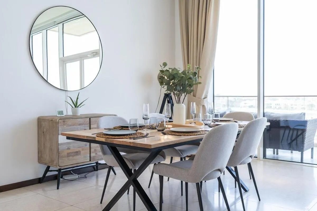 Serene 3-Bedroom With Waterfront Marina Views In Palm Jumeirah Dubai Apartment