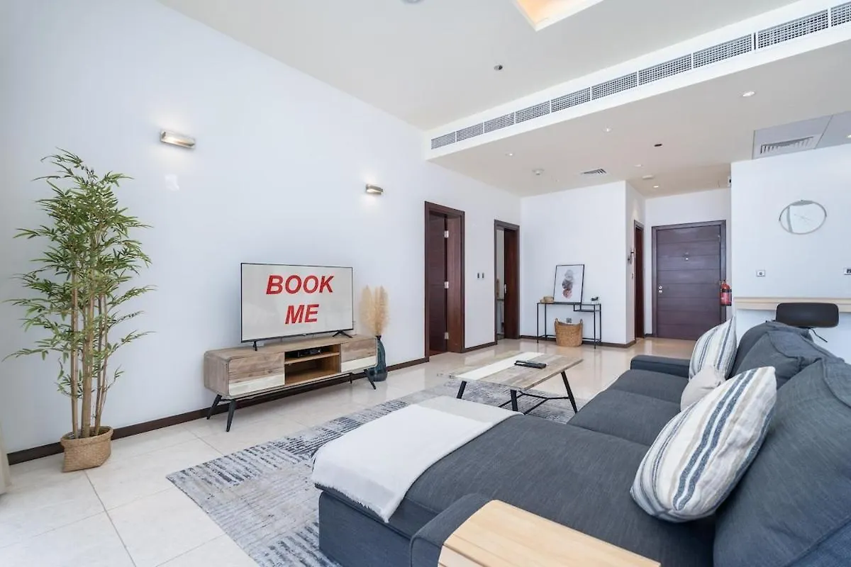Serene 3-Bedroom With Waterfront Marina Views In Palm Jumeirah Dubai