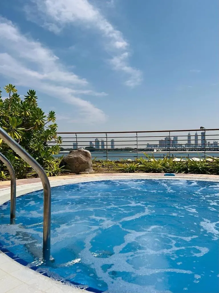 Apartment Serene 3-Bedroom With Waterfront Marina Views In Palm Jumeirah Dubai