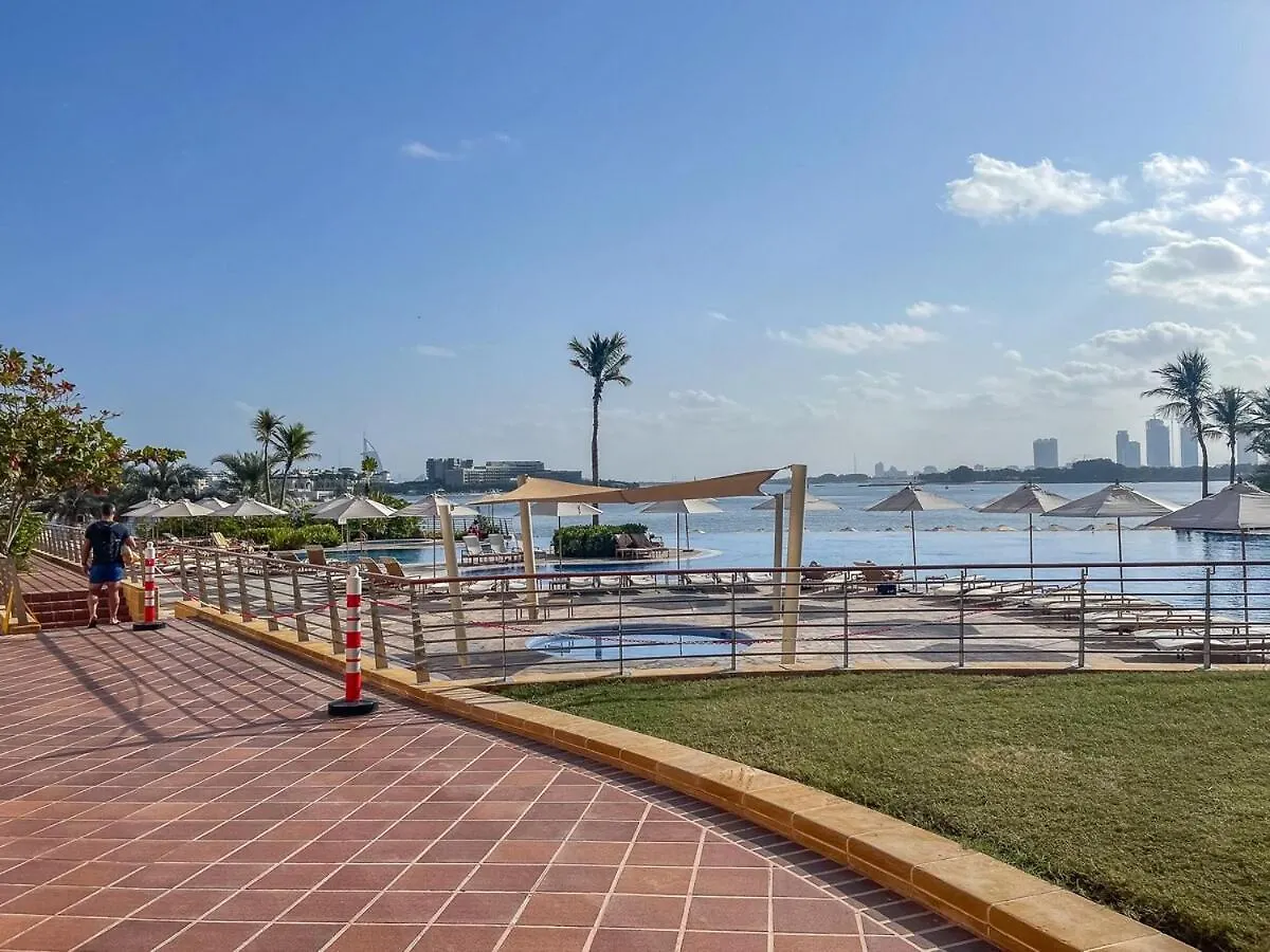 Serene 3-Bedroom With Waterfront Marina Views In Palm Jumeirah Dubai 0*,  United Arab Emirates