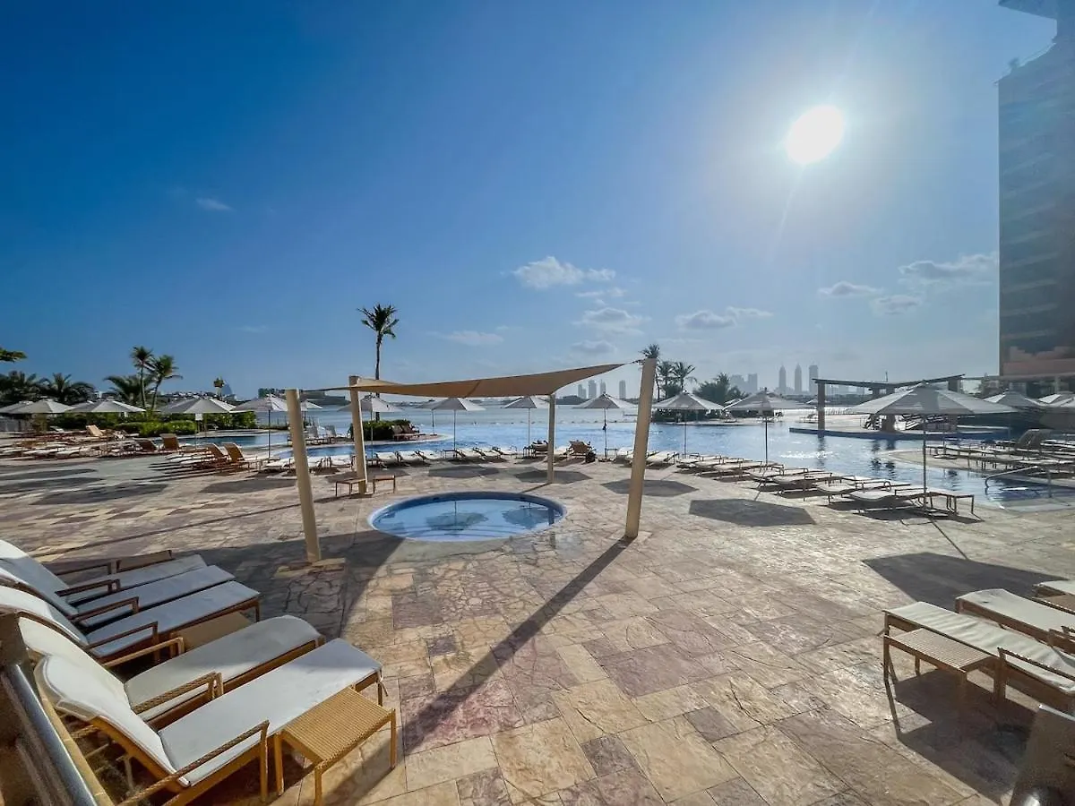 Serene 3-Bedroom With Waterfront Marina Views In Palm Jumeirah Dubai Apartment