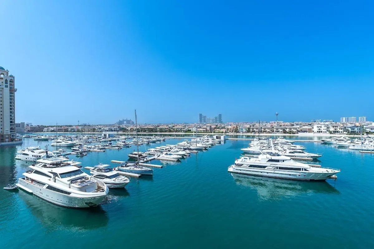 Apartment Serene 3-Bedroom With Waterfront Marina Views In Palm Jumeirah Dubai United Arab Emirates