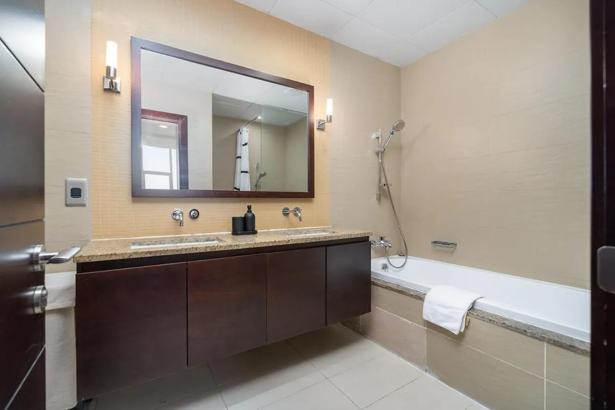 Serene 3-Bedroom With Waterfront Marina Views In Palm Jumeirah Dubai 0*,  United Arab Emirates