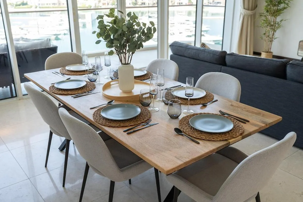 Apartment Serene 3-Bedroom With Waterfront Marina Views In Palm Jumeirah Dubai