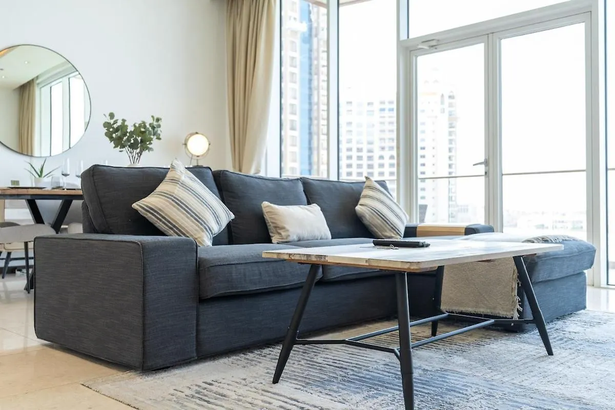 Serene 3-Bedroom With Waterfront Marina Views In Palm Jumeirah Dubai