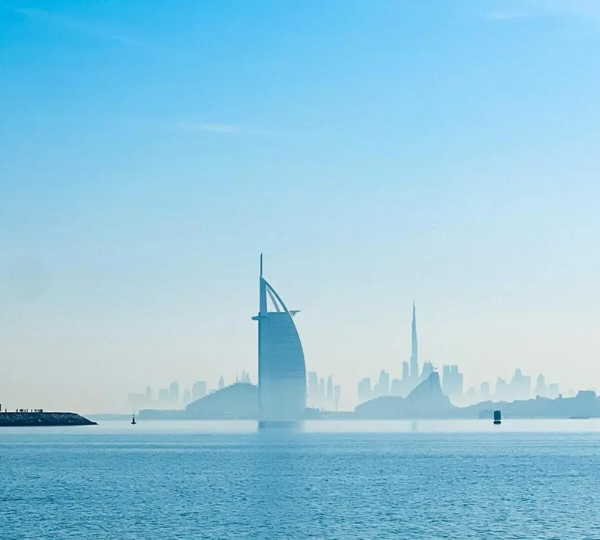 Serene 3-Bedroom With Waterfront Marina Views In Palm Jumeirah Dubai Apartment